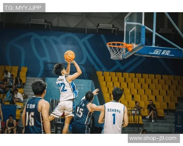 比赛专用篮球的选择与使用技巧全面解析助你提升竞技水平 比赛专用篮球的选择与使用技巧全面解析助你提升竞技水平