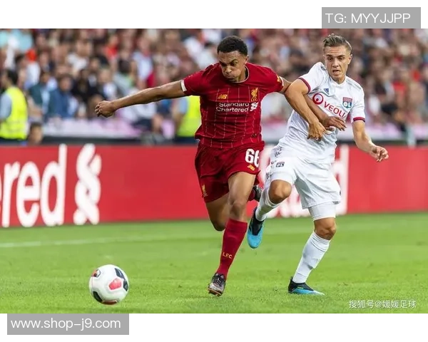 罗马足球慈善赛助力公益事业传递温暖与希望 罗马足球慈善赛助力公益事业传递温暖与希望